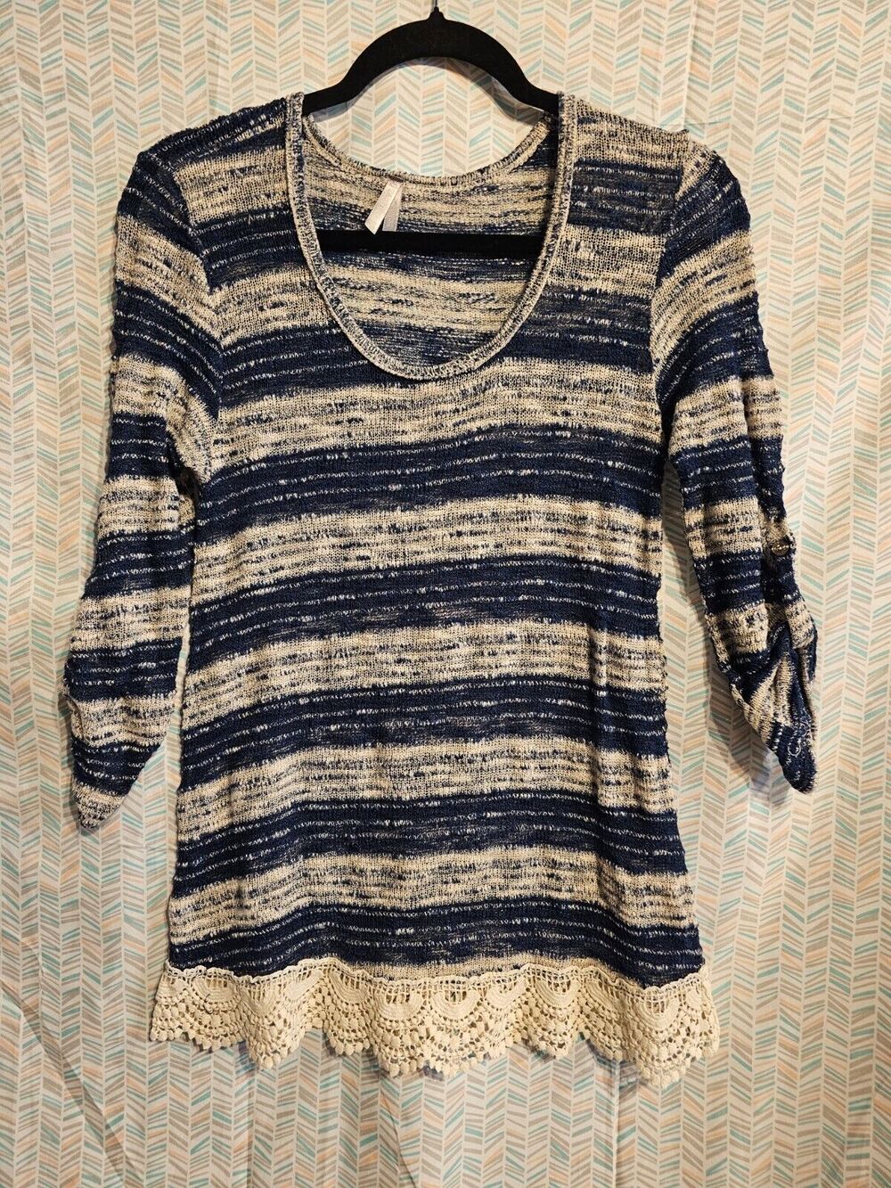 VANITY Sweater Med Blue/White Crochet BOHO Pullover Roll-Tab Sleeve Stretch lace